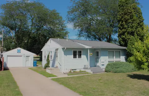 1130 Scott Ave, Waterloo, IA 50701