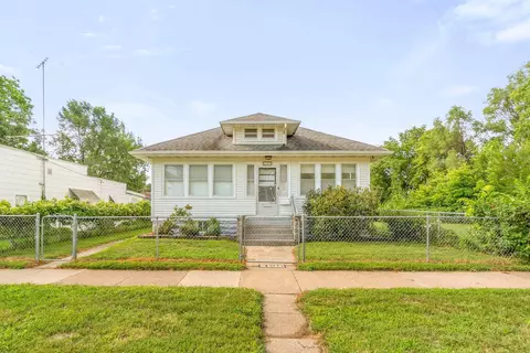 425 Dawson St, Waterloo, IA 50703