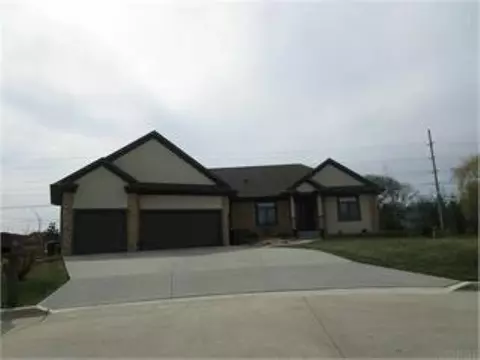 4007 Alexis Blvd, Cedar Falls, IA 50613