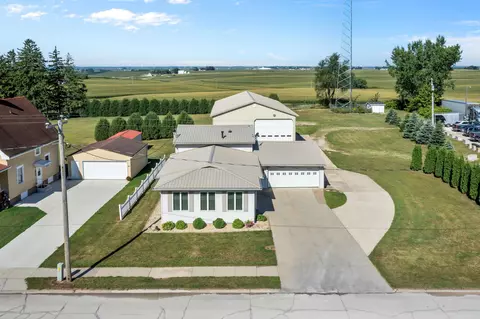 203 N Hill St, Monona, IA 52159