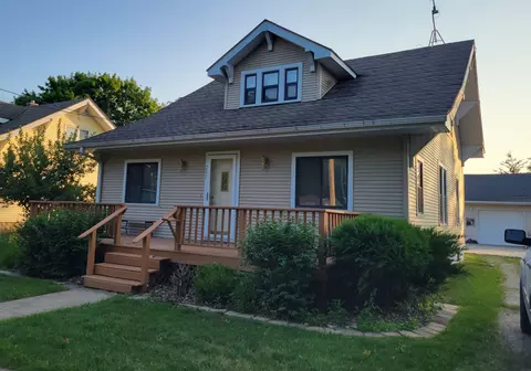 207 Oak St, Fredericksburg, IA 50630