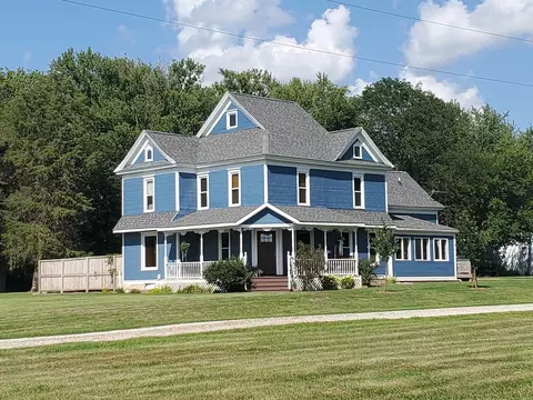 13668 V Ave, Cedar Falls, IA 50613