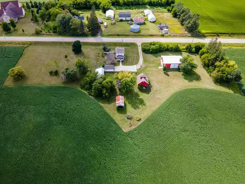 29426 Hickory Ave, Aplington, IA 50604