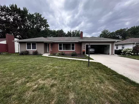 142 Crestview Ave, Waterloo, IA 50701