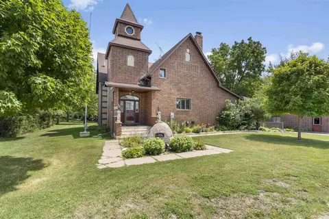 304 E 100th St, Stanley, IA 50671