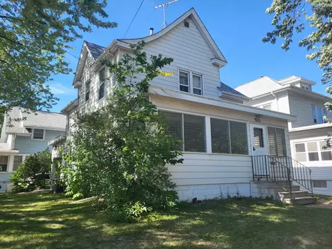 1528 W 5 St, Waterloo, IA 50702