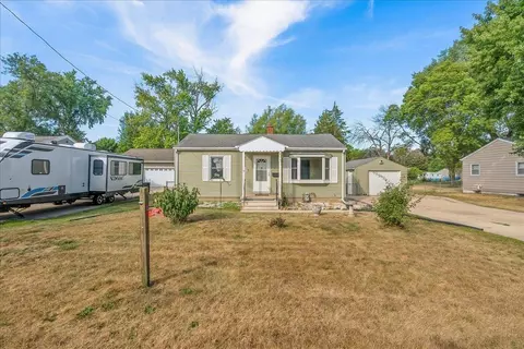 413 2nd St, Washburn, IA 50702
