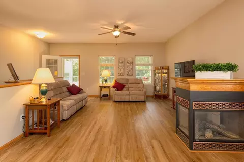 3824 Jay Ln, Waterloo, IA 50701 photo 9
