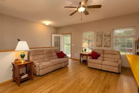3824 Jay Ln, Waterloo, IA 50701 photo 7