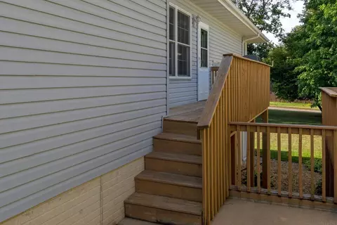 3824 Jay Ln, Waterloo, IA 50701 photo 6