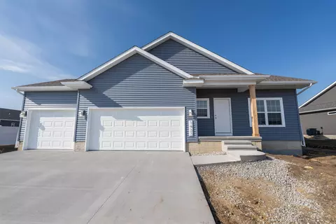 1427 Partridge Ln, Waterloo, IA 50701
