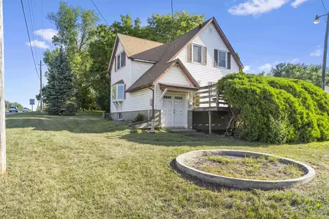 31 E Airline Hwy, Waterloo, IA 50703