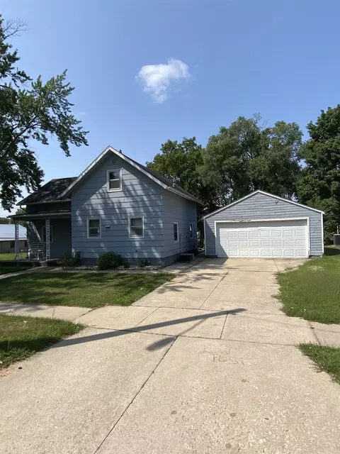 709 NE 2nd Ave, Independence, IA 50644