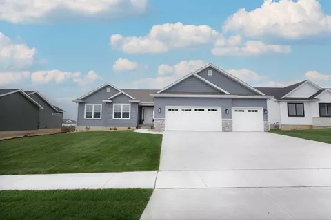 4520 Granite Ridge Rd, Cedar Falls, IA 50613