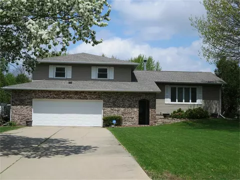 170 Sidehill Dr, Waterloo, IA 50701