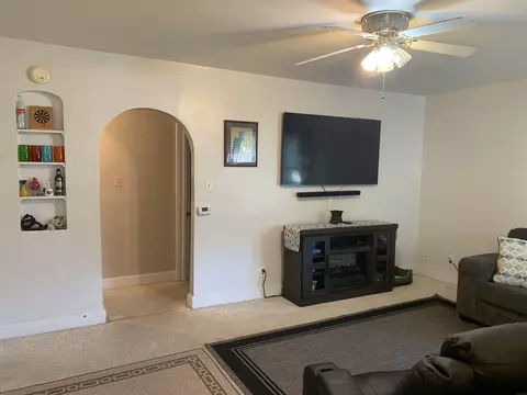 741 Wallgate Ave, Waterloo, IA 50701 photo 3
