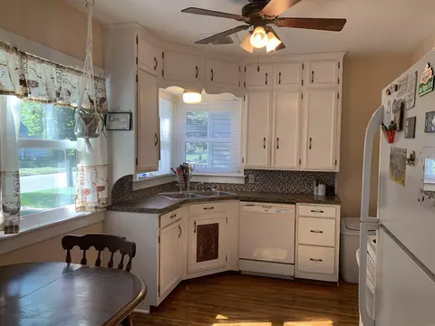 741 Wallgate Ave, Waterloo, IA 50701 photo 5
