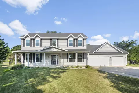 1001 Barrington Dr, Cedar Falls, IA 50613