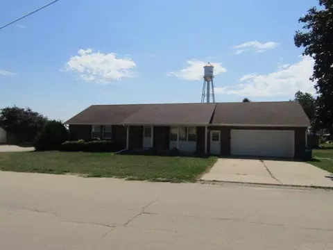 106 E Watson St, Garnavillo, IA 52049