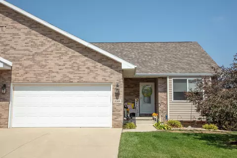 5309 Meadowlark Ln, Cedar Falls, IA 50613