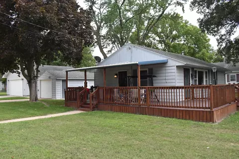 706 Kellogg Ave, Charles City, IA 50616