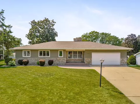 1123 Ridgemont Rd, Waterloo, IA 50701