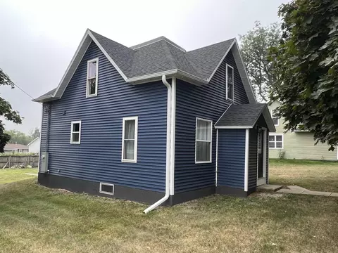 202 Wright St, Parkersburg, IA 50665