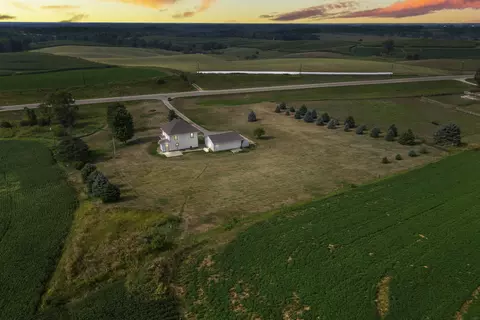 8474 Filmore Rd, West Union, IA 52175
