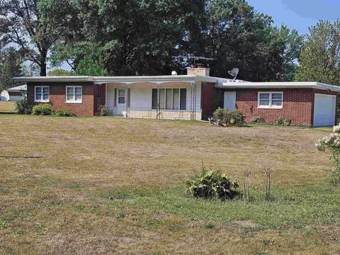 2153 Moline Rd, Waterloo, IA 50703
