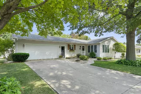 1210 Park Ave, Waverly, IA 50677