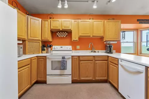 210 S Maple St, Sumner, IA 50674 photo 14