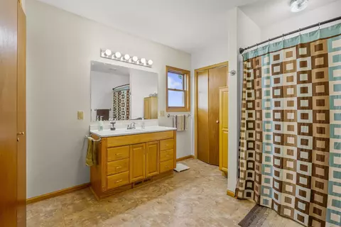 210 S Maple St, Sumner, IA 50674 photo 6