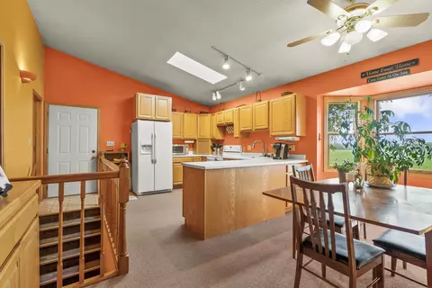 210 S Maple St, Sumner, IA 50674 photo 12