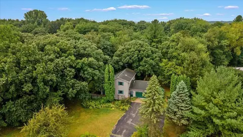 9787 Sylvan Dr, Janesville, IA 50647