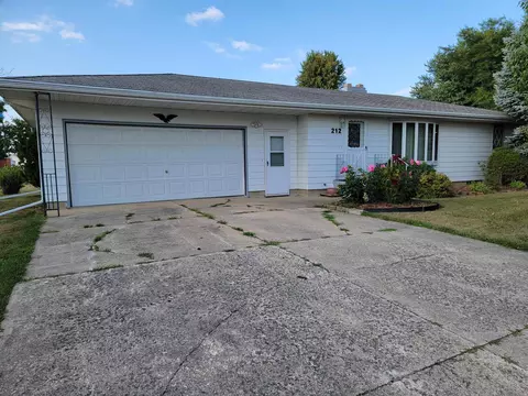 212 4th Ave SW, Cresco, IA 52136