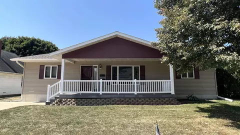 210 N Linn Ave, New Hampton, IA 50659