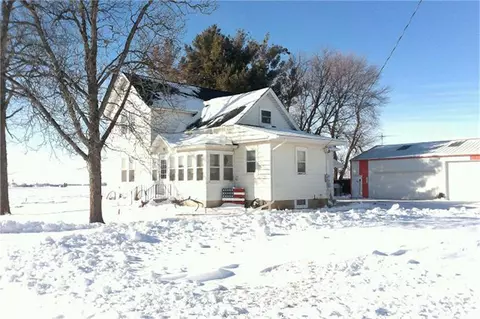 2683 270th St, Readlyn, IA 50668