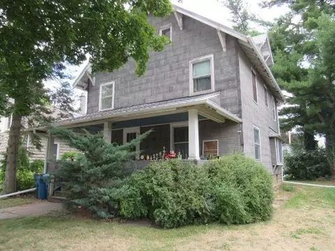409 S Chestnut St, Monticello, IA 52310