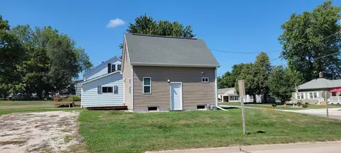 134 Cook St, West Union, IA 52175