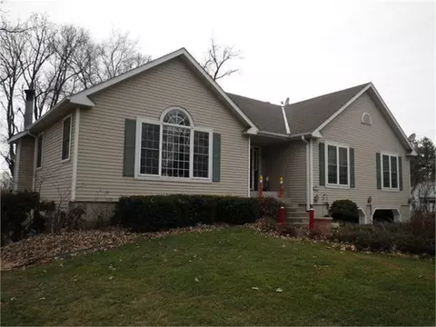 111 Russell St, Fredericksburg, IA 50630
