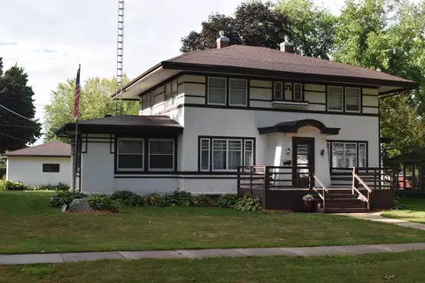 926 Pleasant St, Osage, IA 50461