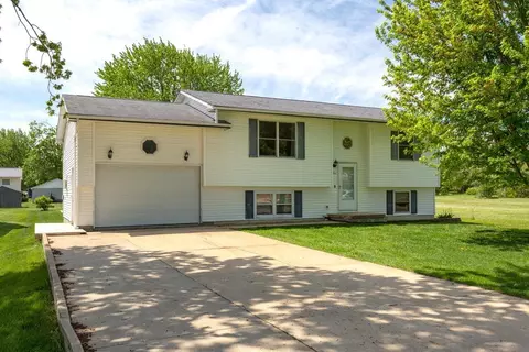 824 Church St, Jesup, IA 50648