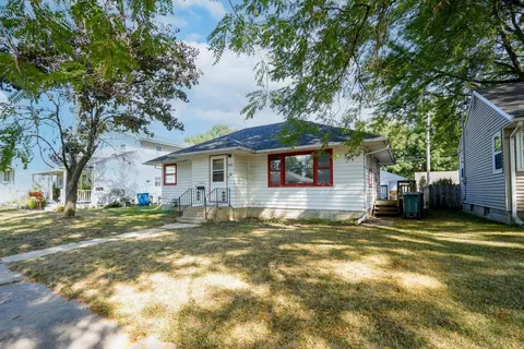 1022 Kingsley Ave, Waterloo, IA 50701