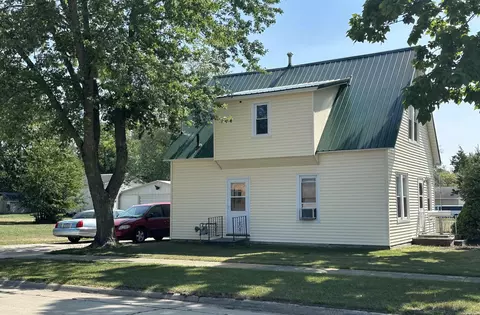 317 6th Ave SW, Oelwein, IA 50662
