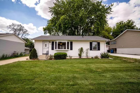 1038 Linbud Ln, Waterloo, IA 50701