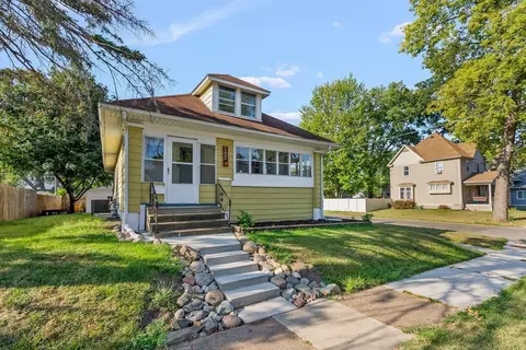 1202 Forest Ave, Waterloo, IA 50702 photo 2