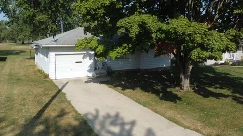 511 Walnut St, Sumner, IA 50674