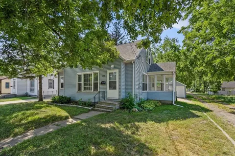 543 Newton St, Waterloo, IA 50703