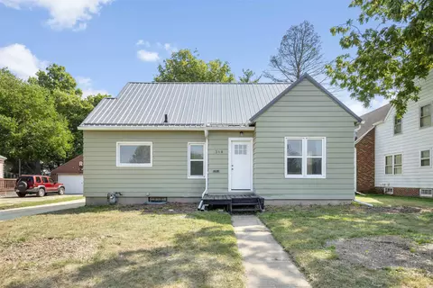 319 Belmont Ave, Waterloo, IA 50701