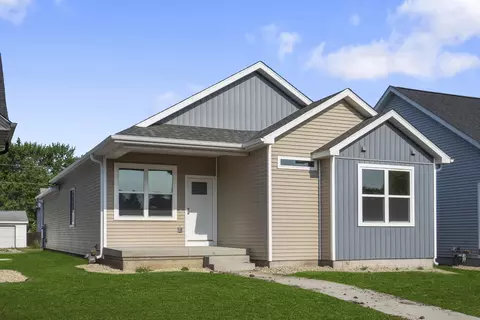 109 Coral Dr, Waterloo, IA 50701